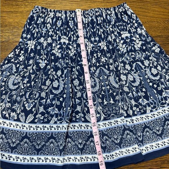 Max Studio Navy Blue Floral Skirt Size XS - Picture 3 of 4